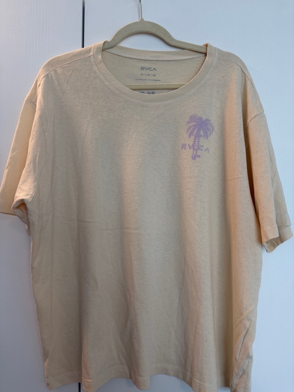 RVCA Women’s Palm Tree Graphic T-Shirt Beige Lavender Oversized Tee